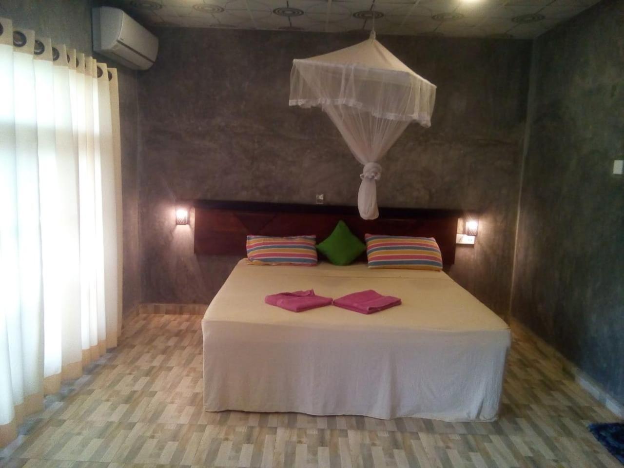 Isiwara Paura Bugged Apartment Sigiriya Eksteriør billede
